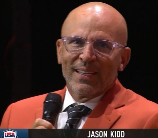 恒力配资 基德：我在梦八更像是递水的 詹姆斯：停 你国际赛场可未尝败绩啊